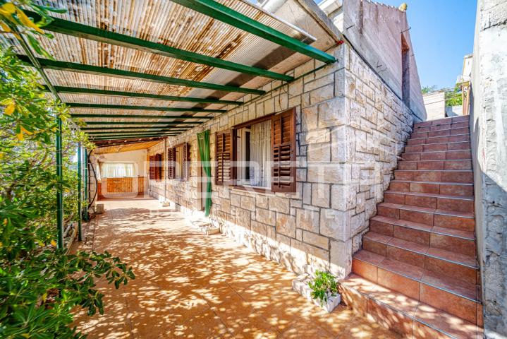 Kuća s potencijalom na atraktivnoj lokaciji, uvala Tri Porte, Korčula