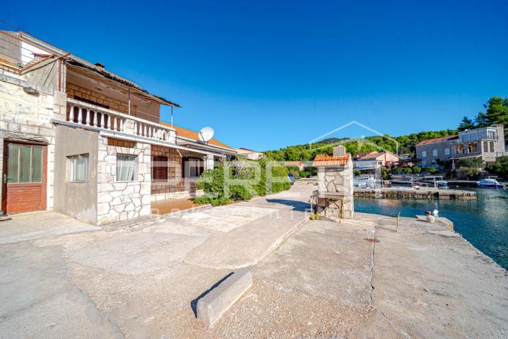 Kuća s potencijalom na atraktivnoj lokaciji, uvala Tri Porte, Korčula