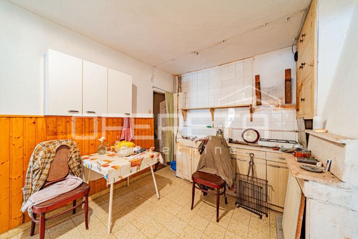 Kuća s potencijalom na atraktivnoj lokaciji, uvala Tri Porte, Korčula