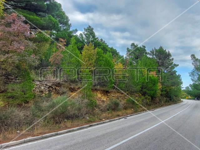 Tugare, Naklice, poljoprivredno zemljište 1.736 m2