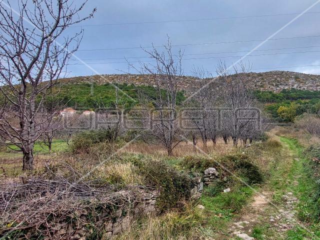 Tugare, Naklice, poljoprivredno zemljište, 332 m2