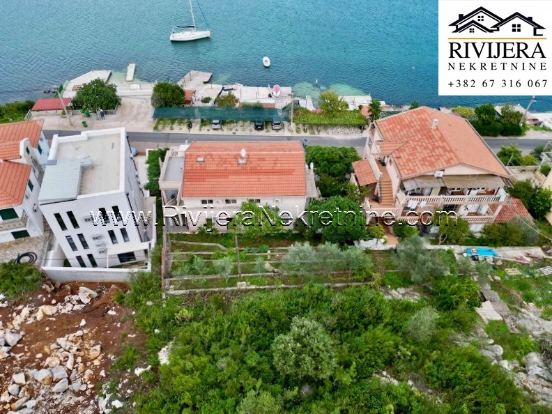 Na prodaju vila na obali mora Djurasevici opstina Tivat