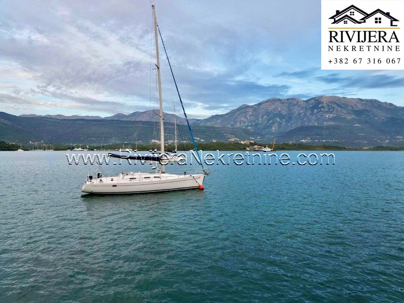 Na prodaju vila na obali mora Djurasevici opstina Tivat