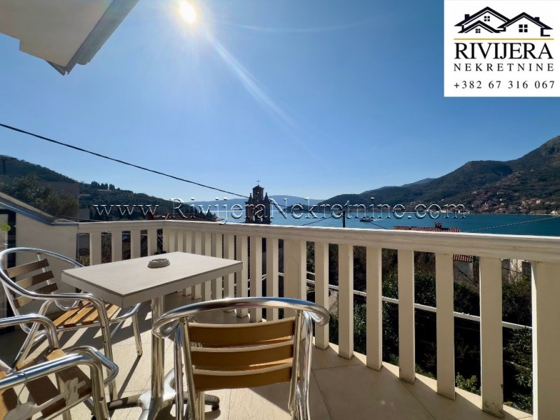 Na prodaju dvojna kuca Tivat