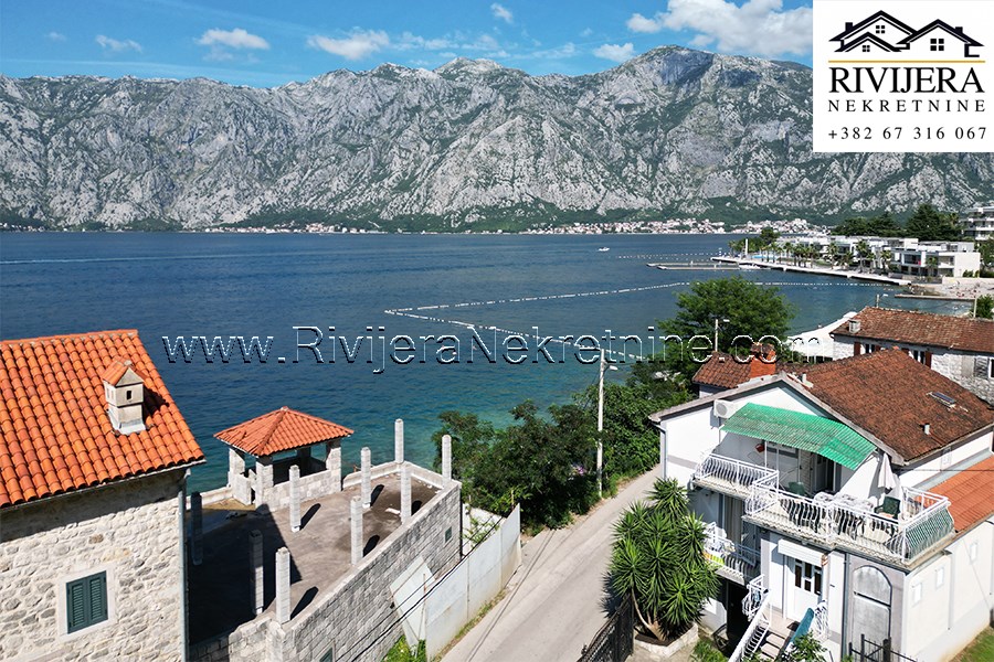 Na prodaju dvoetazna kuca Markov Rt Kotor
