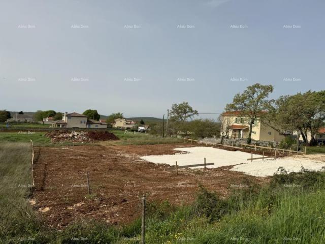 Građevinsko zemljište Prodaja građevinskog zemljišta sa  građevinskom dozvolom,  Svetvinčenat!