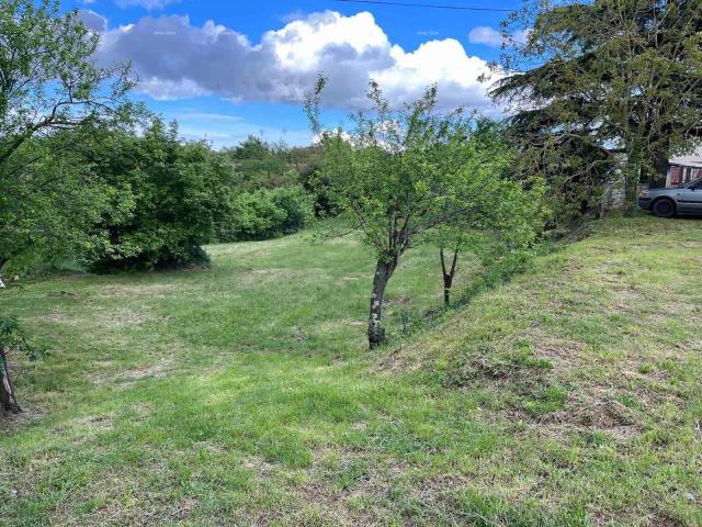 Građevinsko zemljište Prodaje se  građevinsko zemljište, 1137 m2,  Kanfanar