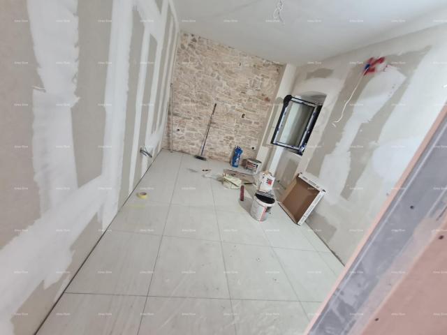 Haus Zu verkaufen: Haus mit Weinkeller in der Renovierungsphase, Krnica!