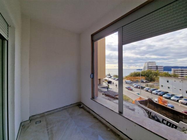 Dvosoban Stan 58m² s Pogledom na More u Bečićima – Nova Zgrada, Bez 3% Poreza!