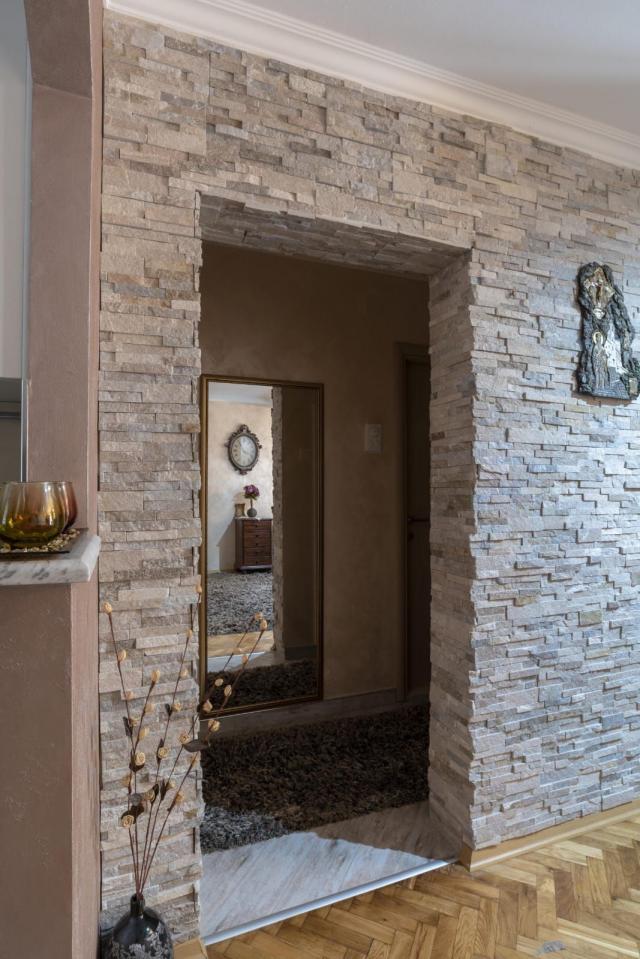Prodaja renoviranog dvosobnog stana 61m² + terasa i dvorište – Babin do, Budva