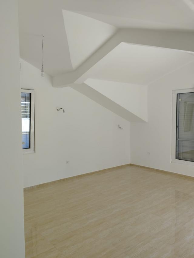 Prodaja dvosobnog stana 74m² sa pogledom na more – Herceg Novi, Djenovici
