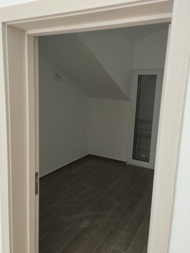 Prodaja dvosobnog stana 74m² sa pogledom na more – Herceg Novi, Djenovici