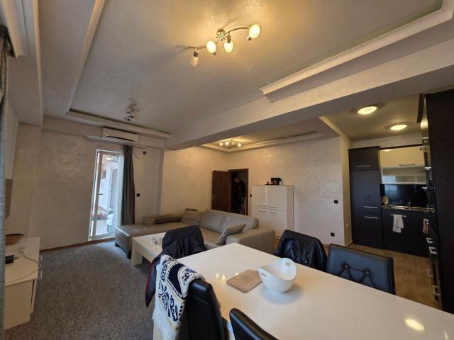 Prodaja luksuznog dvosobnog apartmana 80 m² sa panoramskim pogledom na more i garaznim mestom – Budv
