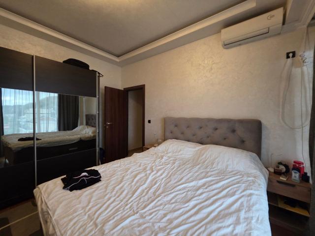 Prodaja luksuznog dvosobnog apartmana 80 m² sa panoramskim pogledom na more i garaznim mestom – Budv