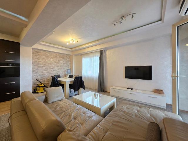 Prodaja luksuznog dvosobnog apartmana 80 m² sa panoramskim pogledom na more i garaznim mestom – Budv