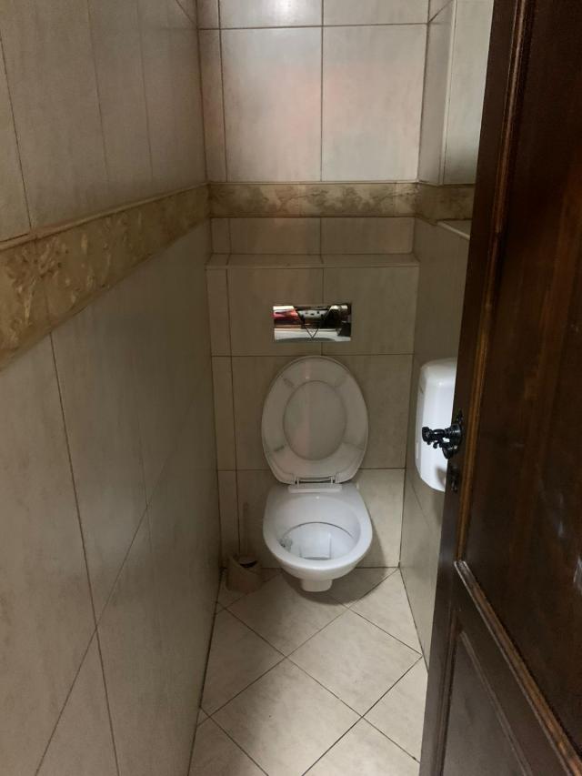 Prodaja poslovnog prostora 100 m² sa dvorištem – Centar Risna