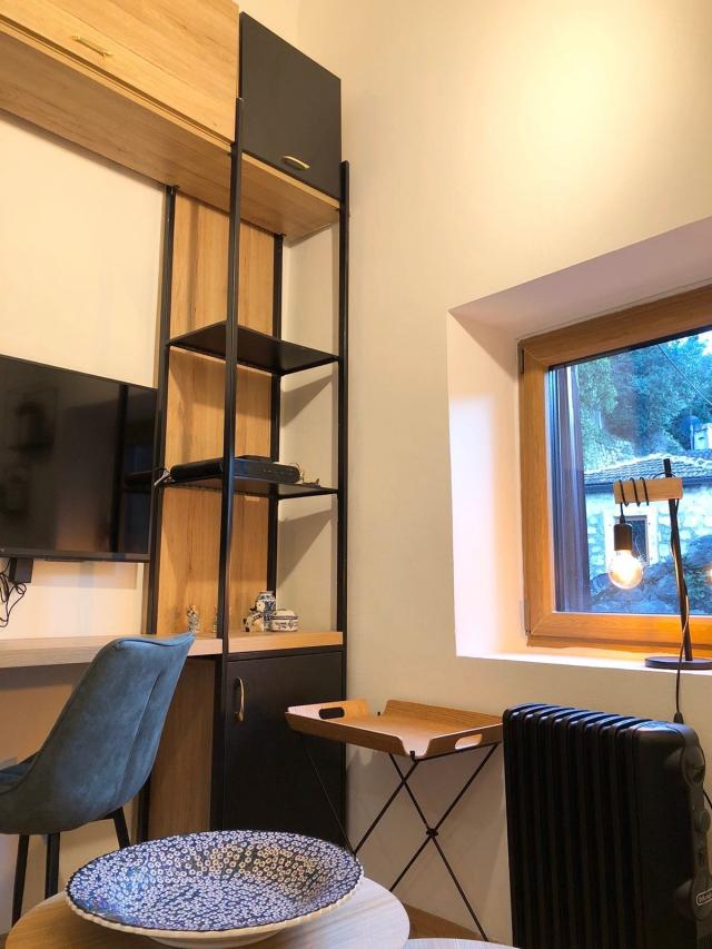 Prodaja dvosobnog stana 50 m² + vrt 30 m² – Stari Grad, Kotor