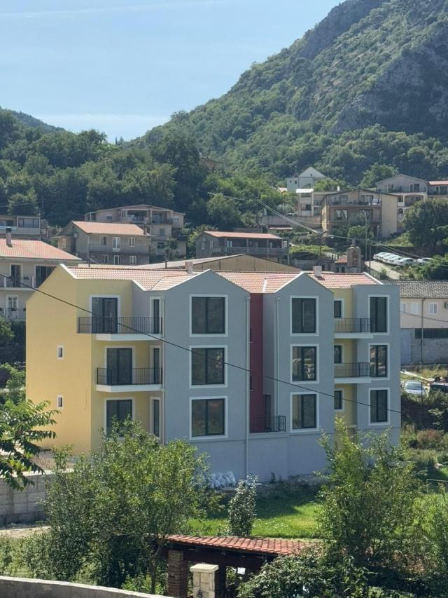 Prodaja trosobnog stana 96.25m2 sa parking mestom u novom kompleksu– Skaljari, Kotor