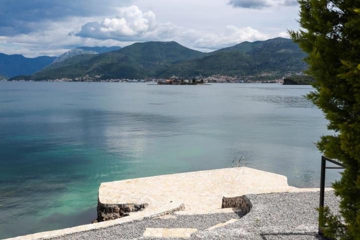 Luksuzna vila na obali  Krašića- Tivat
