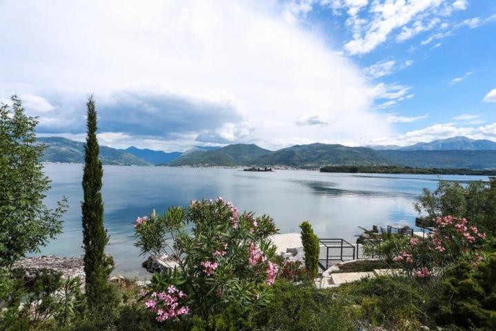 Luksuzna vila na obali  Krašića- Tivat