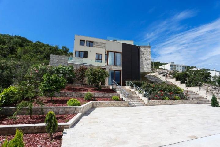 Luksuzna vila na obali  Krašića- Tivat
