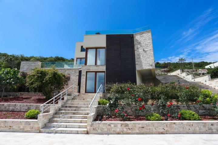 Luksuzna vila na obali  Krašića- Tivat