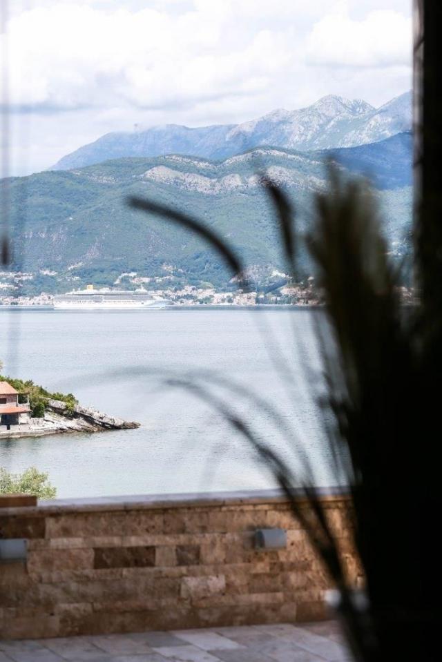 Luksuzna vila na obali  Krašića- Tivat