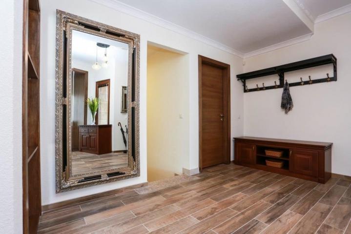 Luksuzna vila na obali  Krašića- Tivat