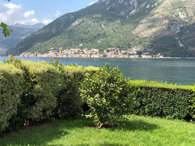 Vila na obali mora, Stoliv
