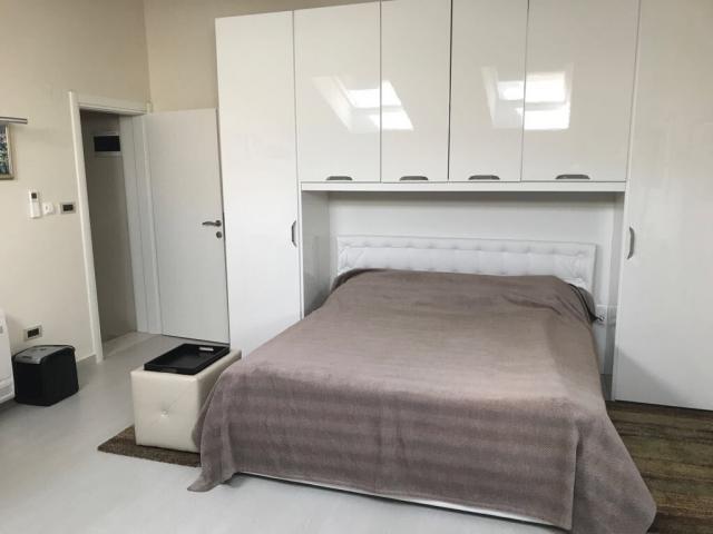 Vila na obali mora, Stoliv
