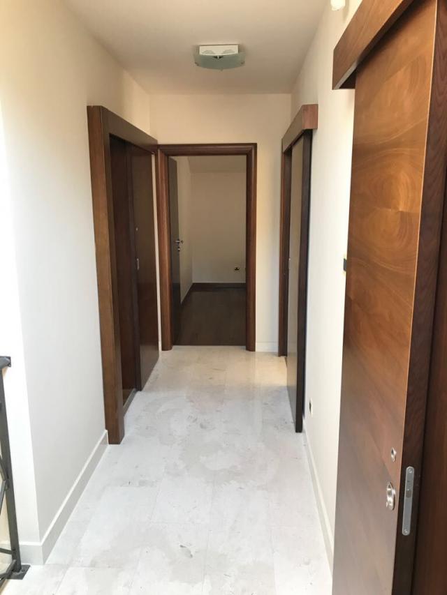 Vila na obali mora, Stoliv