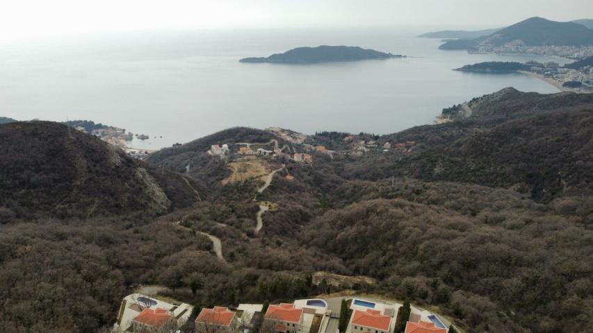 Urbanizovan plac sa prelepim pogledom na more u Kuljačama, opština Budva - 2170 m²