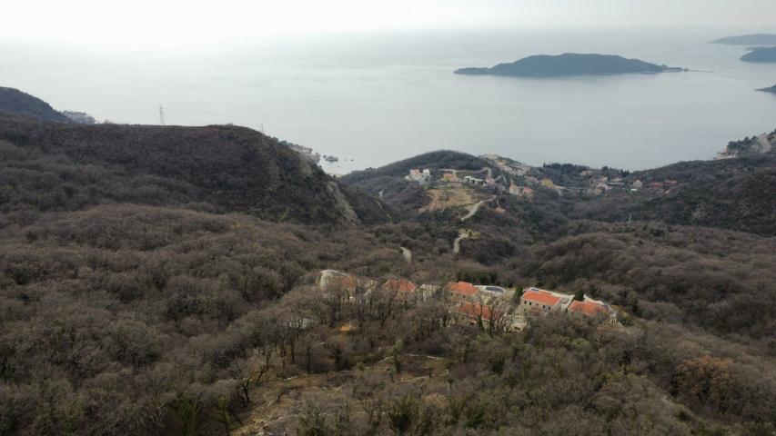 Urbanizovan plac sa prelepim pogledom na more u Kuljačama, opština Budva - 2170 m²