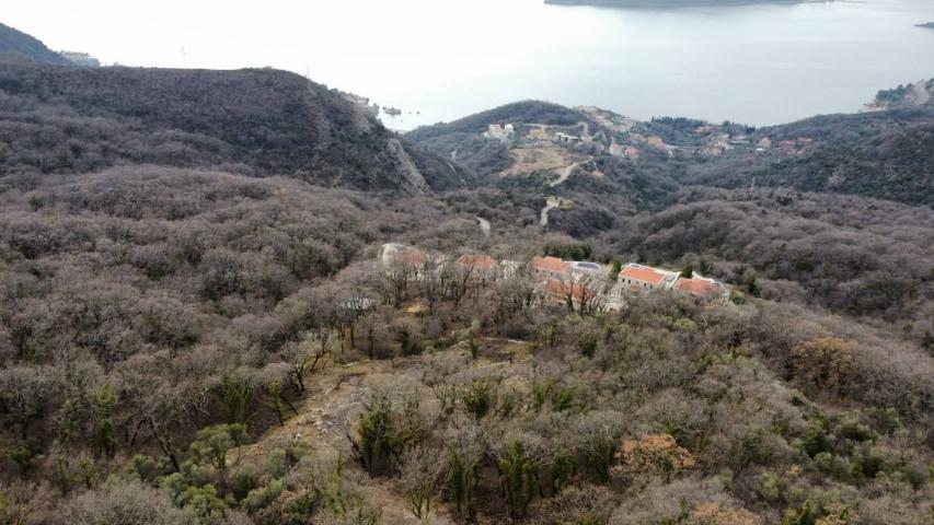 Urbanizovan plac sa prelepim pogledom na more u Kuljačama, opština Budva - 2170 m²