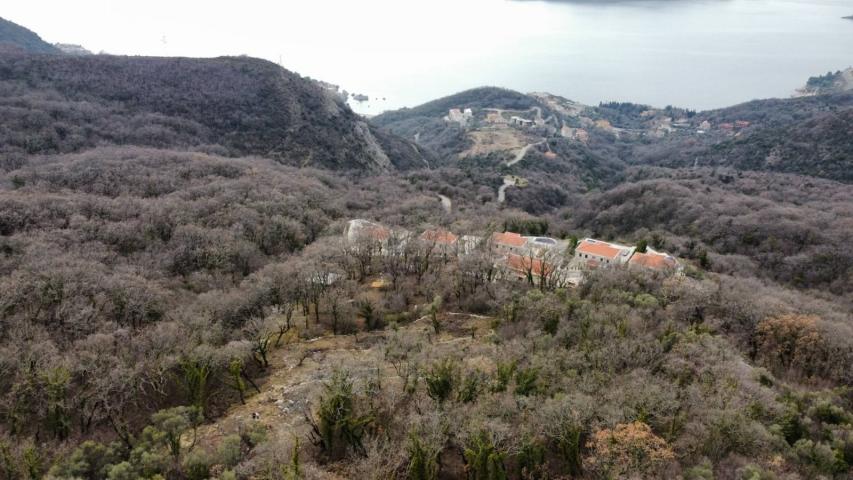 Urbanizovan plac sa prelepim pogledom na more u Kuljačama, opština Budva - 2170 m²