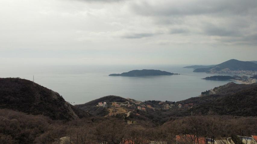 Urbanizovan plac sa prelepim pogledom na more u Kuljačama, opština Budva - 2170 m²