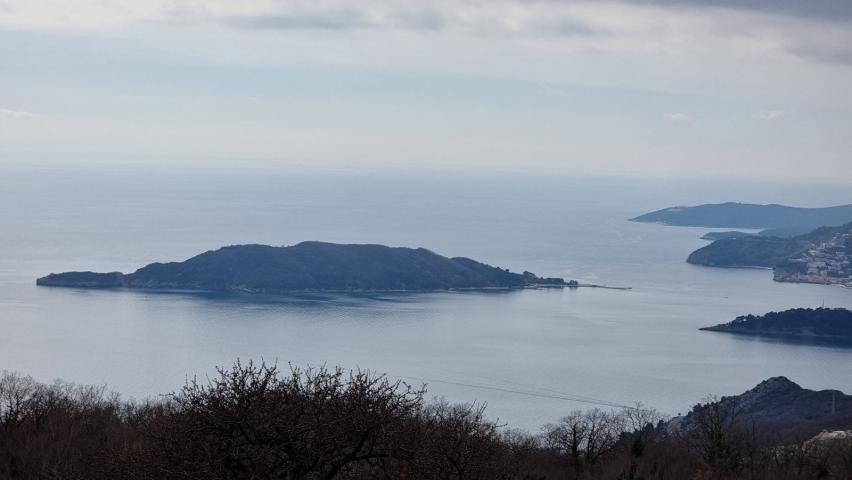 Urbanizovan plac sa prelepim pogledom na more u Kuljačama, opština Budva - 2170 m²