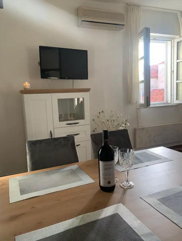 Prodaja jednosobnog stana 48 m² u Starom gradu Budve