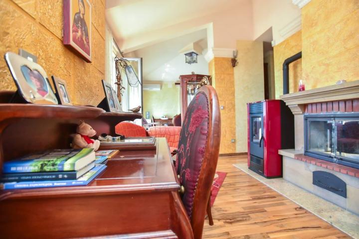 Trosoban penthouse 179m2 sa pogledom na more. (Mogućnost plaćanja u Rusiji, kriptovalutama i rubljam