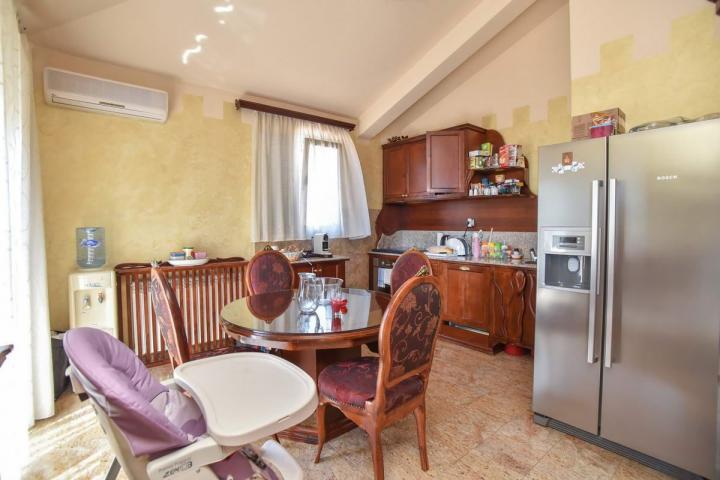 Trosoban penthouse 179m2 sa pogledom na more. (Mogućnost plaćanja u Rusiji, kriptovalutama i rubljam
