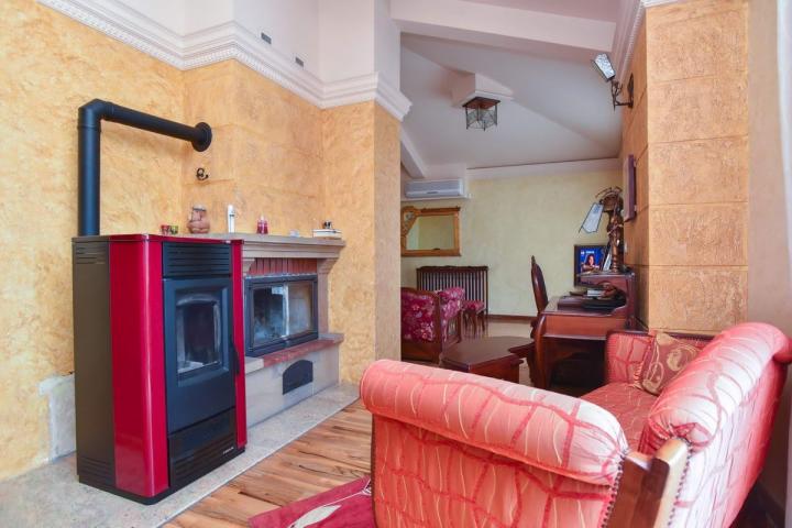 Trosoban penthouse 179m2 sa pogledom na more. (Mogućnost plaćanja u Rusiji, kriptovalutama i rubljam