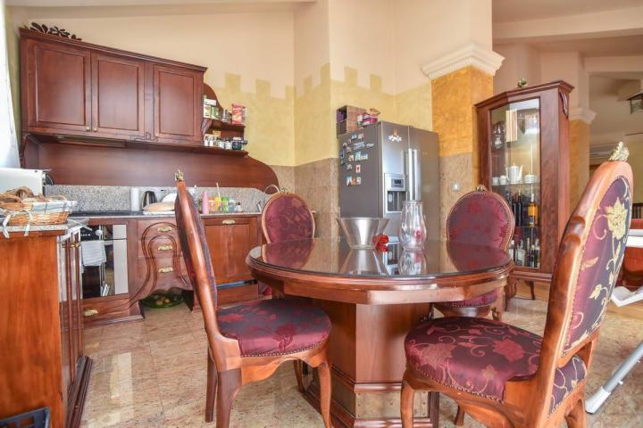 Trosoban penthouse 179m2 sa pogledom na more. (Mogućnost plaćanja u Rusiji, kriptovalutama i rubljam