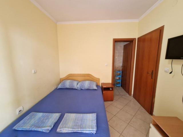 TROSPRATNA KUCA 460M2 SA POGLEDOM NA MORE, NA SAMO 300M OD MORA-BUDVA