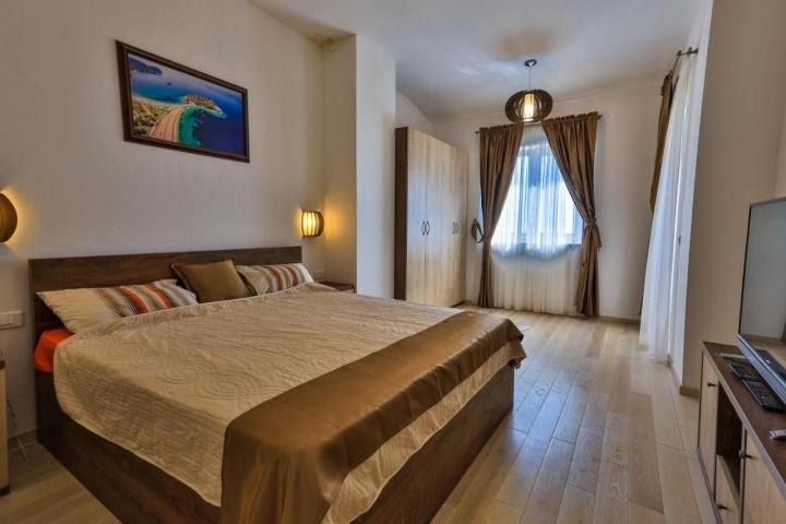 Ekskluzivna luksuzna vila 150m2 sa privatnim bazenom i spektakularnim panoramskim pogledom na more –