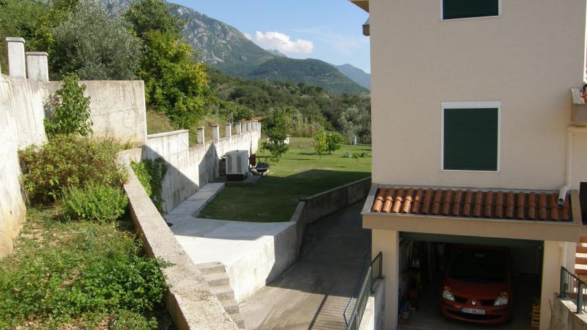 Trospratna kuća 157m2 sa pogledom na more, Kavač-Kotor. 