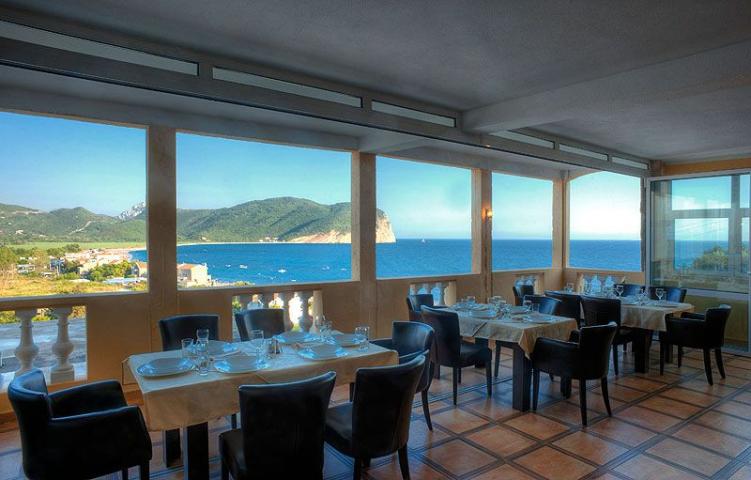 Prodaje se ugostiteljsko-turistički kompleks sa restoranom, Buljarica, opština Budva. 