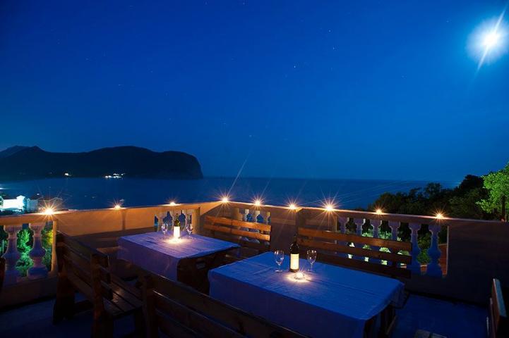 Prodaje se ugostiteljsko-turistički kompleks sa restoranom, Buljarica, opština Budva. 