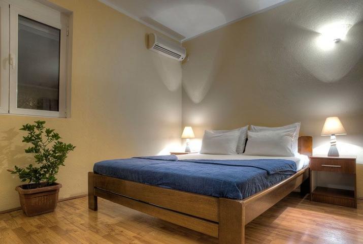 Prodaje se ugostiteljsko-turistički kompleks sa restoranom, Buljarica, opština Budva. 