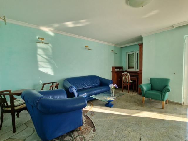Dupleks trosoban stan 100m2 sa fantastičnim pogledom na more, Sveti Stefan (NA DUZI VREMENSKI PERIOD