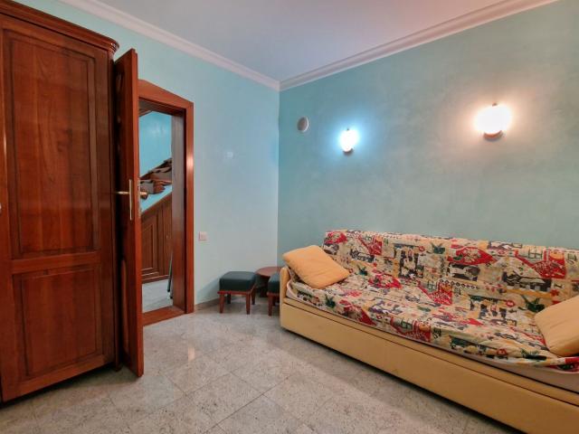 Dupleks trosoban stan 100m2 sa fantastičnim pogledom na more, Sveti Stefan (NA DUZI VREMENSKI PERIOD